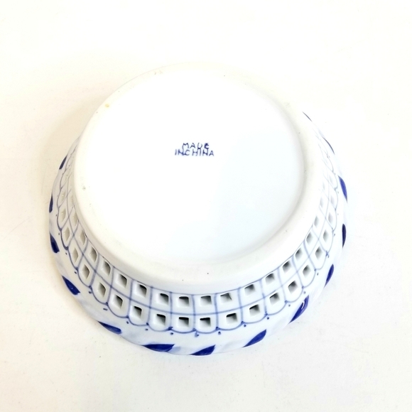 Vintage Blue and white Chinese Reticulated Dish Bowl - Picture 6 of 6